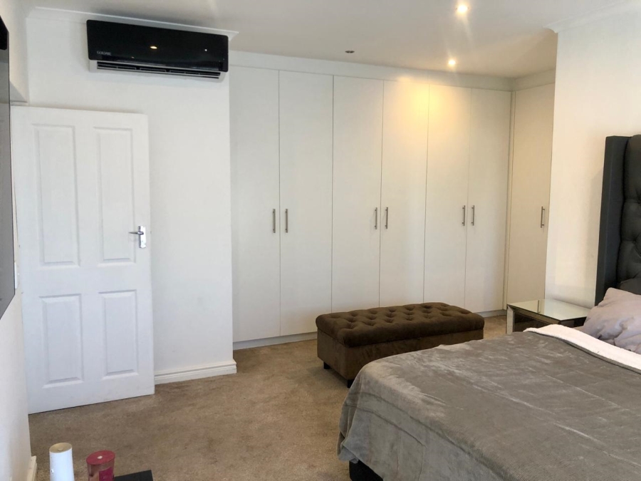 4 Bedroom Property for Sale in Parklands North Western Cape